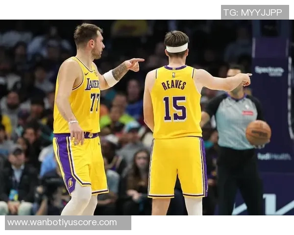 霍里谈湖人续约雷迪克与莱昂纳德合同相似之处引发热议